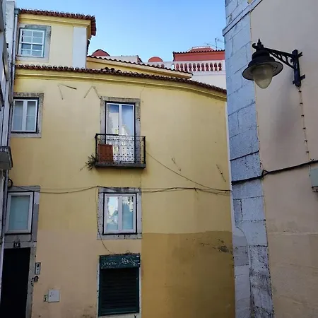 Fabulous T2 With Balcony In Rossio * Лиссабон