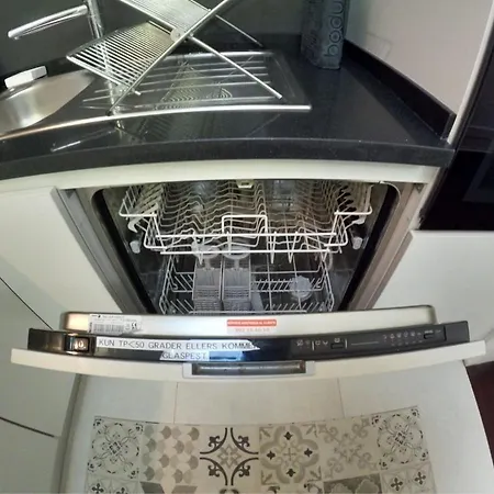 Fabulous T2 With Balcony In Rossio Апартаменты Лиссабон
