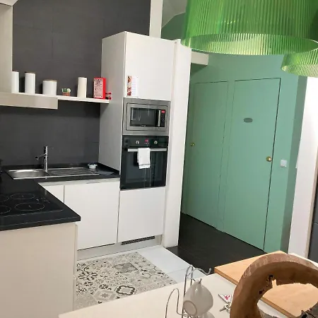 Fabulous T2 With Balcony In Rossio Апартаменты Лиссабон