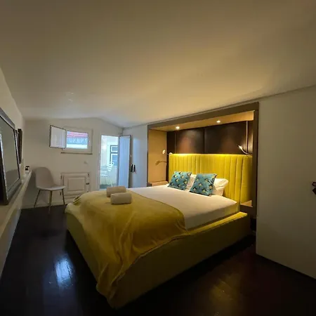 Appartamento Fabulous T2 With Balcony In Rossio Lisbona