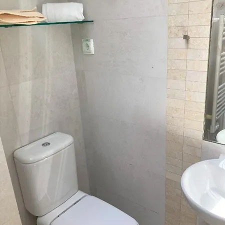 Fabulous T2 With Balcony In Rossio Lizbona
