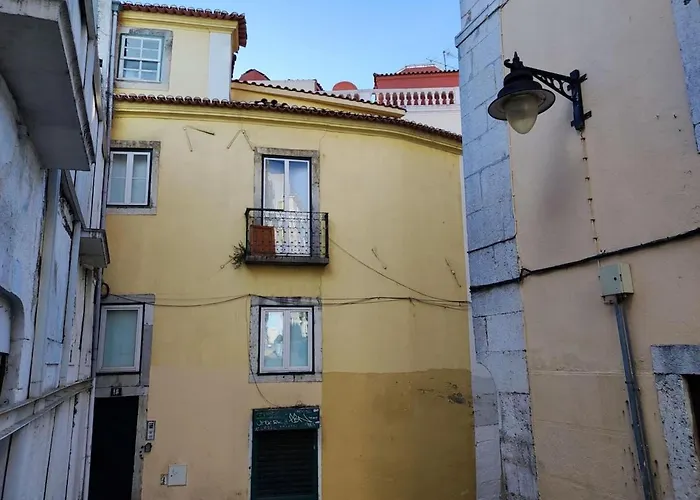 Fabulous T2 With Balcony In Rossio * Lisboa